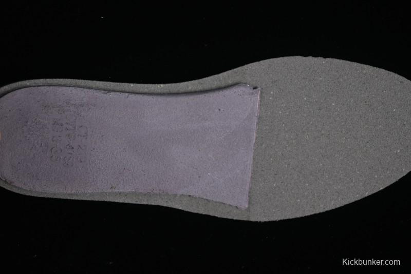 Converse Chuck 70s Low-Top Casual Sneakers with Black-Pink Chain Design - A09542C