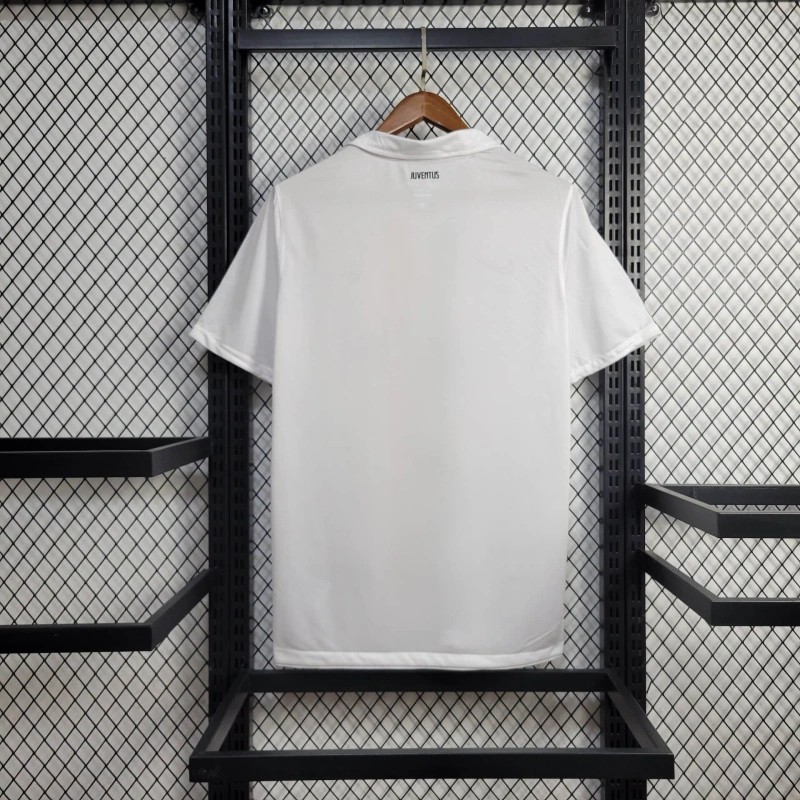 10/11 Retro Juventus Away Jersey