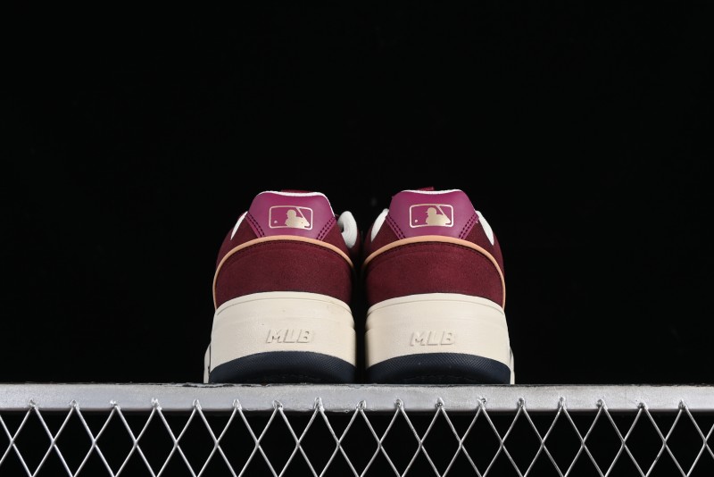 MLB Chunky Liner Basic New York Yankees Thick Platform Casual Sneakers with 6cm Height Increase - 3ASXCLS3N43WIS