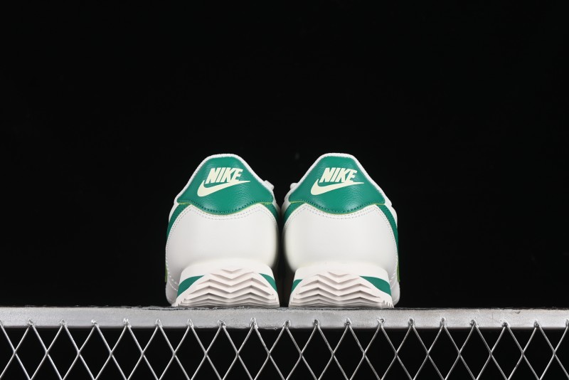 Nike Classic Cortez Leather Retro Running Shoes - DM4044-104