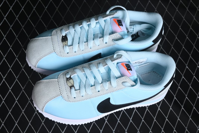 Nike Classic Cortez Leather Retro Running Shoes - DZ2795-401