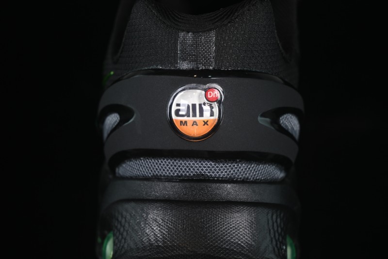 Nike Air Max Dn8 Running Shoes with Dynamic Air Cushion Technology - FQ7860-006