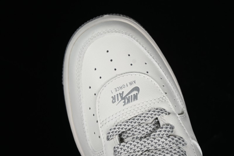 Nike Air Force 1 '07 Low Casual Sneakers with 3M Reflective Details and Full-Length Air Cushion - CJ1379-603