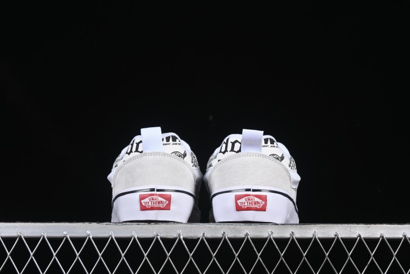 Vans Knu Skool Low-Top Retro Chunky Sneakers with Oversized Logo - VN000CS0239