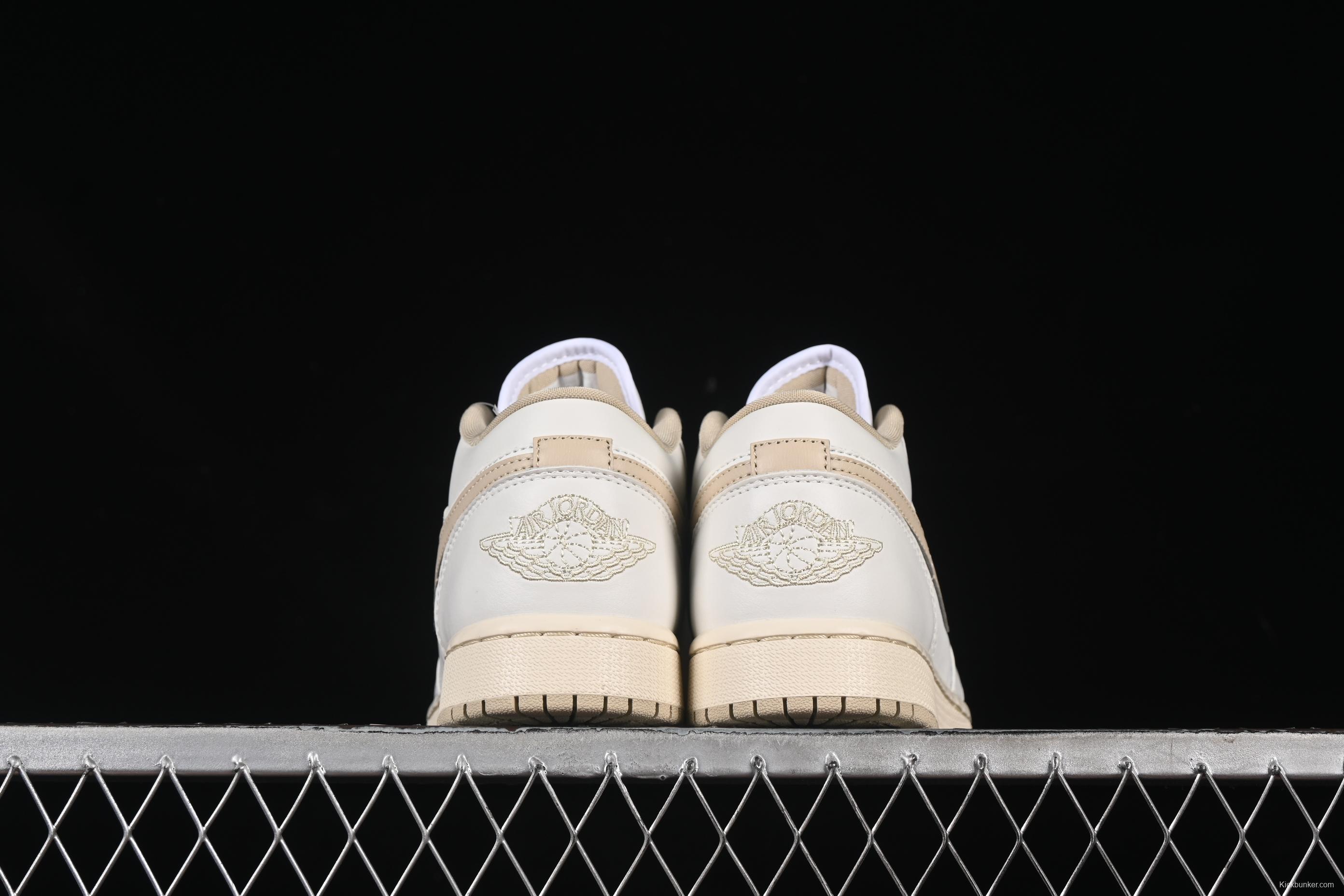 Nike Air Jordan 1 Low AJ1 Casual Sneakers in White - DC0774-112