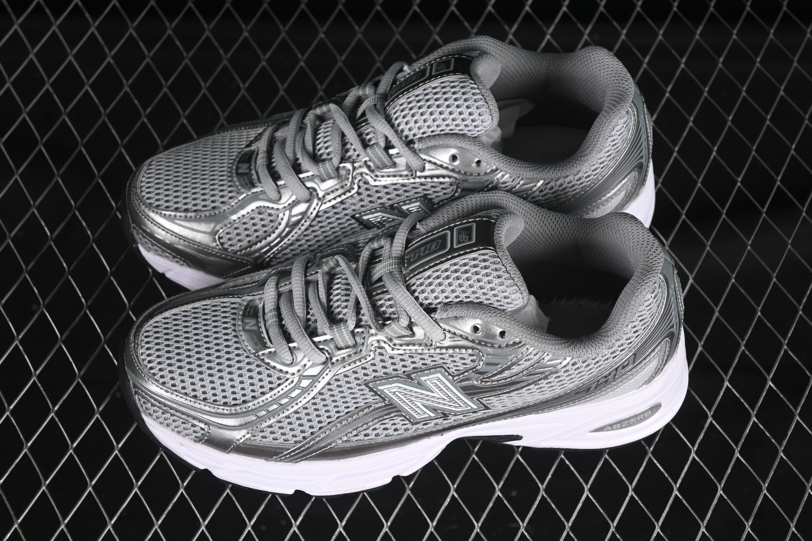 New Balance 740 Series Retro Dad Style Casual Sports Running Shoes - U740SG2