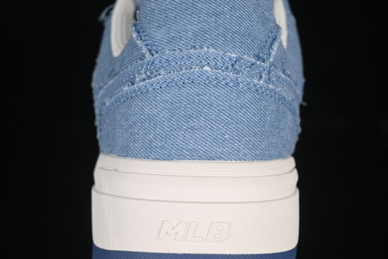 New York Yankees MLB Chunky Liner Lightweight Platform Sneakers with Hook and Loop Closure - 3ASXV015N50BLS