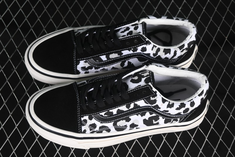 Vans Old Skool 36 Low-Top Retro Skate Shoes - VN000D56BA2