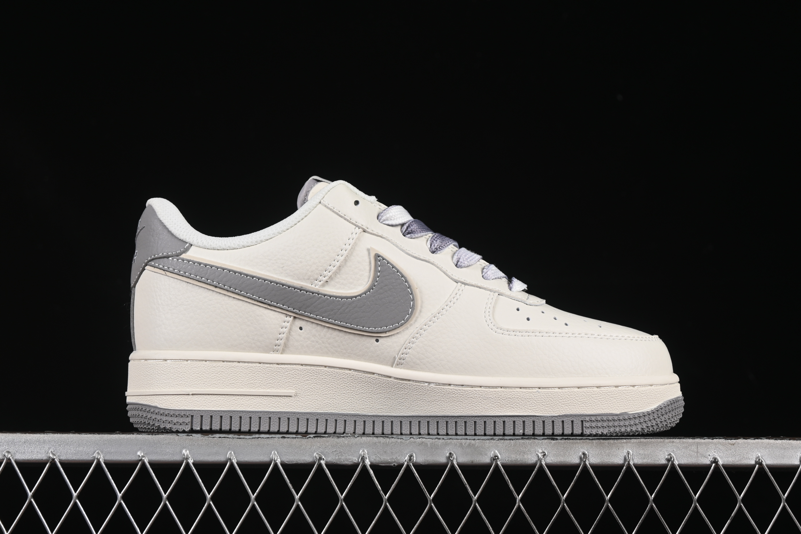 Nike Air Force 1'07 Low UN Collaboration Double Swoosh Red Label Casual Sneakers - CS5288-007