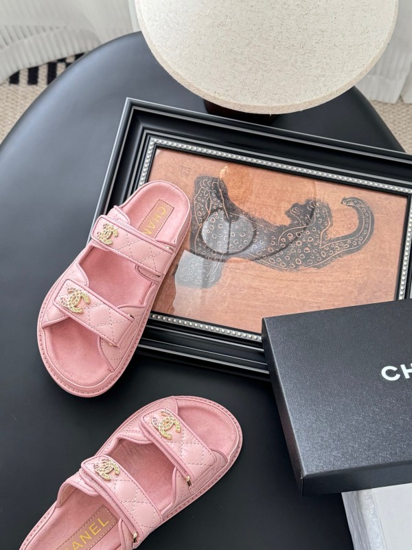 2025 Women Chanel Pink Leather Sandals LY00310