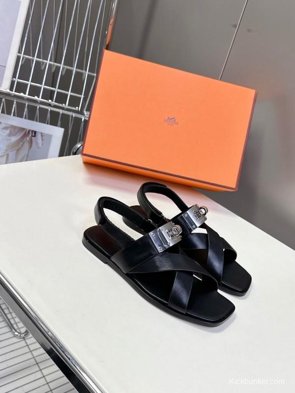 2025 Women Hermès Black Leather Sandals Metal Buckle KFY00300