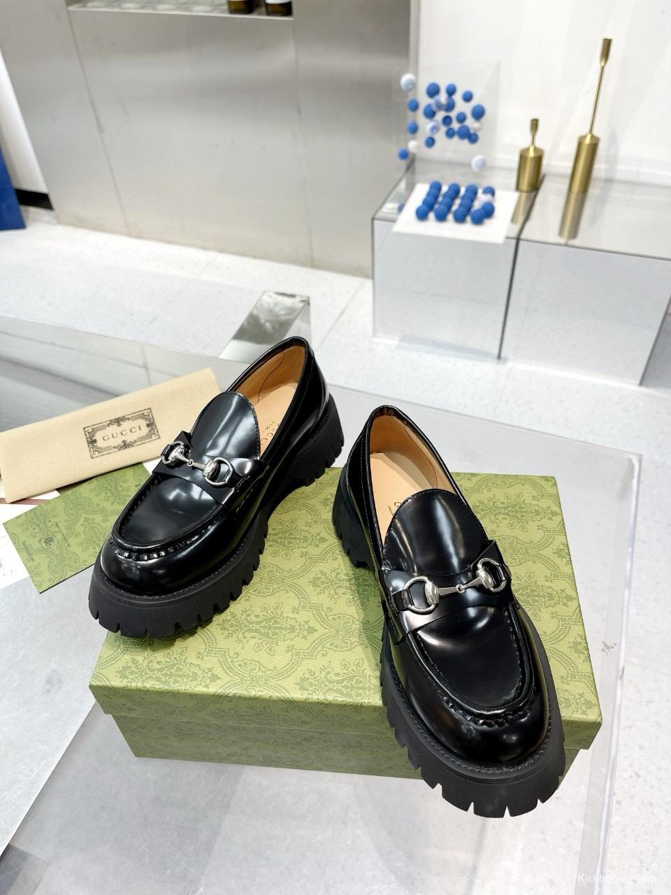 2024 Unisex Gucci Black Leather Loafers MJ00320(F/W)