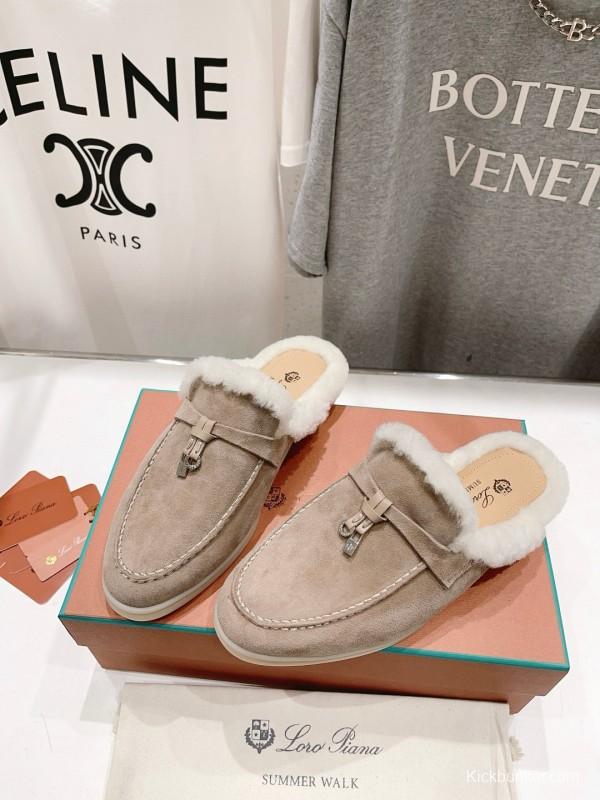 2024 Slippers LP Beige Suede Shearling