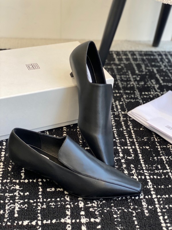 2025 Women Toteme Black Leather Slip-On Loafers