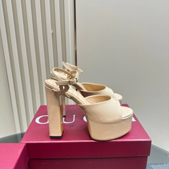 2025 Women Gucci Beige Patent Leather Platform Sandals MJ00340