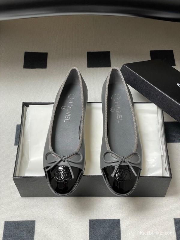 2025 Women Chanel Grey Black Leather Ballet Flat Bow KFY00320
