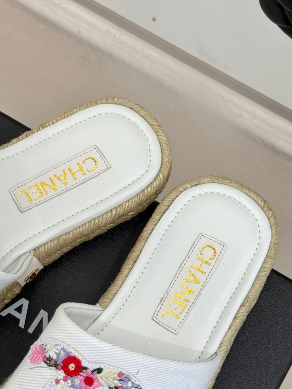 2025 Women Chanel White Embroidered Cotton Slippers KFY00230