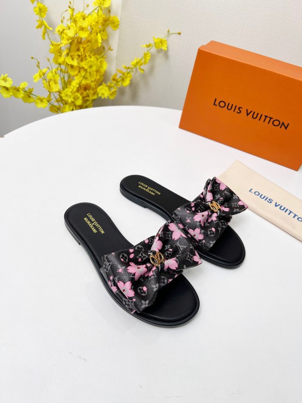 2025 Women Louis Vuitton Black Pink Leather Slippers LY00190