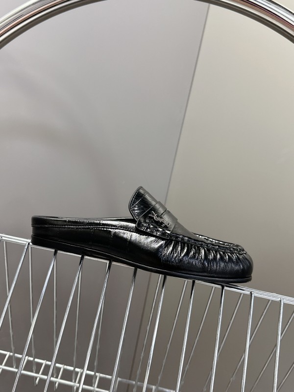 2025 Women Yves Saint Laurent Black Calfskin Loafers KFY00330