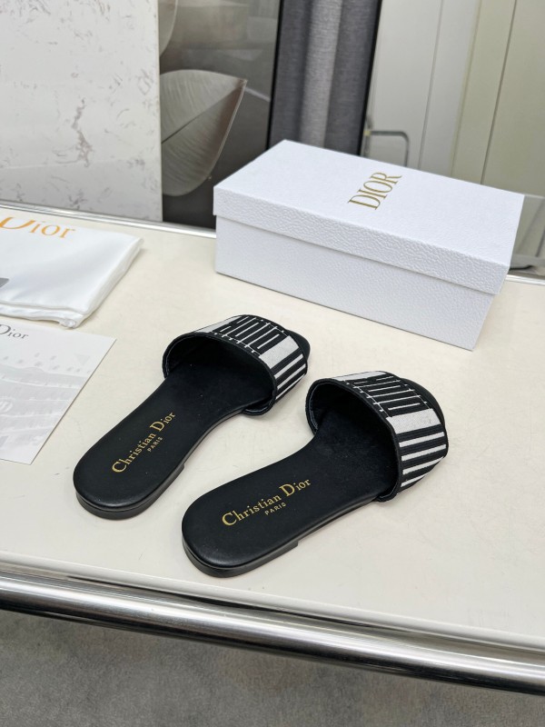 2025 Women Dior Black White Fabric Slippers LY00170