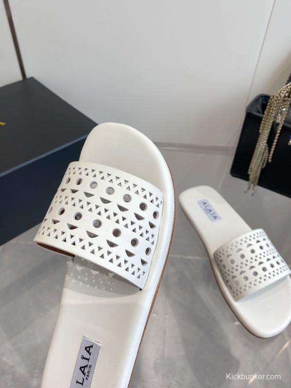 2025 Alaia White Leather Slippers KFY00280