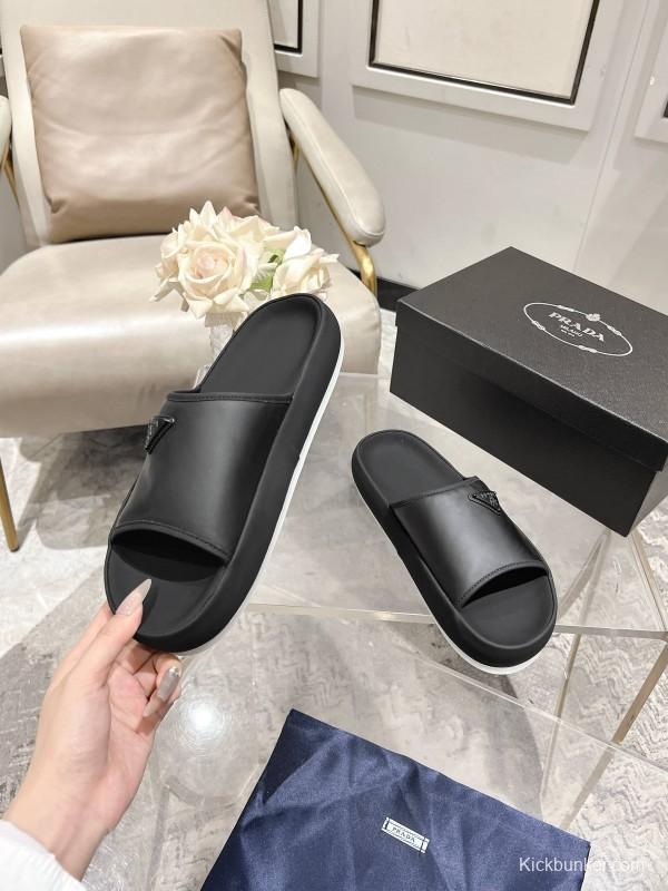 2025 Men Prada Black Leather Slippers KFY00220