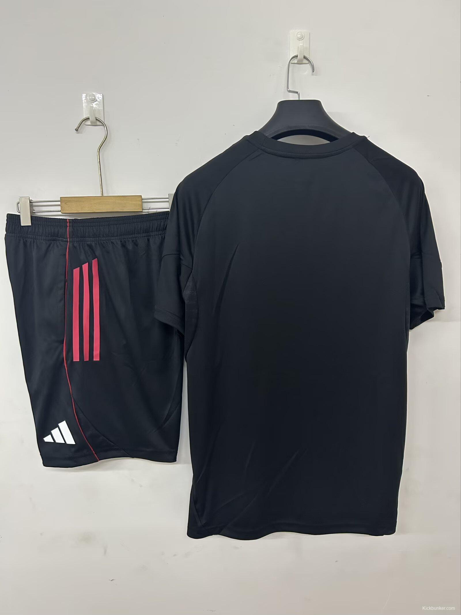 25/26 Ajax Pre-Match Jersey Black+ Shorts