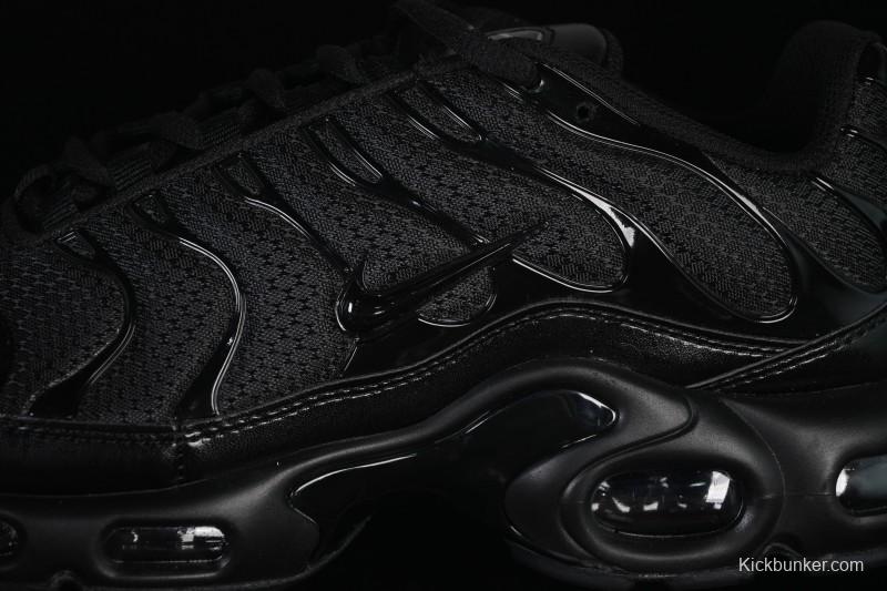 Nike Air Max Plus Retro Running Shoes with Air Cushion Technology - 604133-050