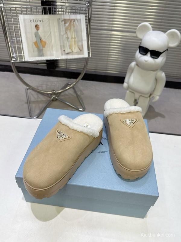 Prada 2025 SS Spring Fur Slippers with Rubber Sole - KFY00280