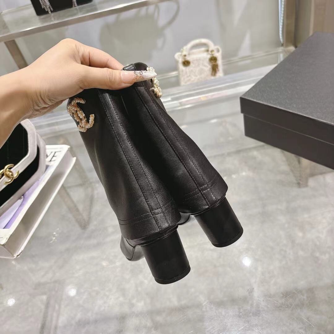 Chanel 2025/SS Runway Turn-Cuff Block Heel Straight Boots Tube Boots Classic Color Block - LY00400