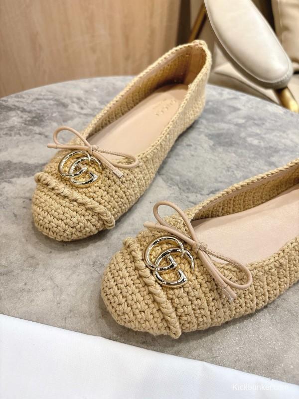 Gucci Ballet Flats with Leather Sole and Bow Detail - LY00320