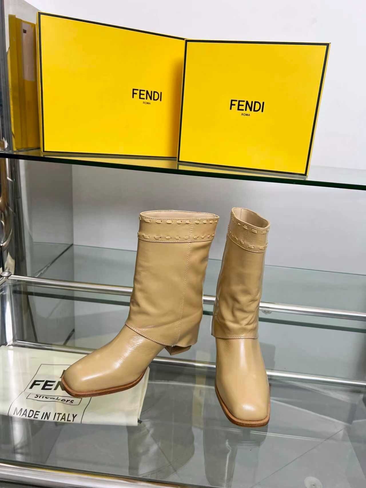 Fendi 2025 SS Straight-leg Boots with Wide Heel - LY00440/LY00510