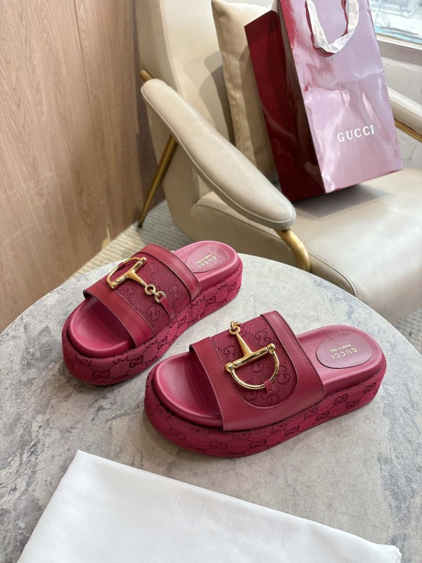 Gucci Women's Sandals with Iconic Horsebit Detail and Gold Hardware - LY00270