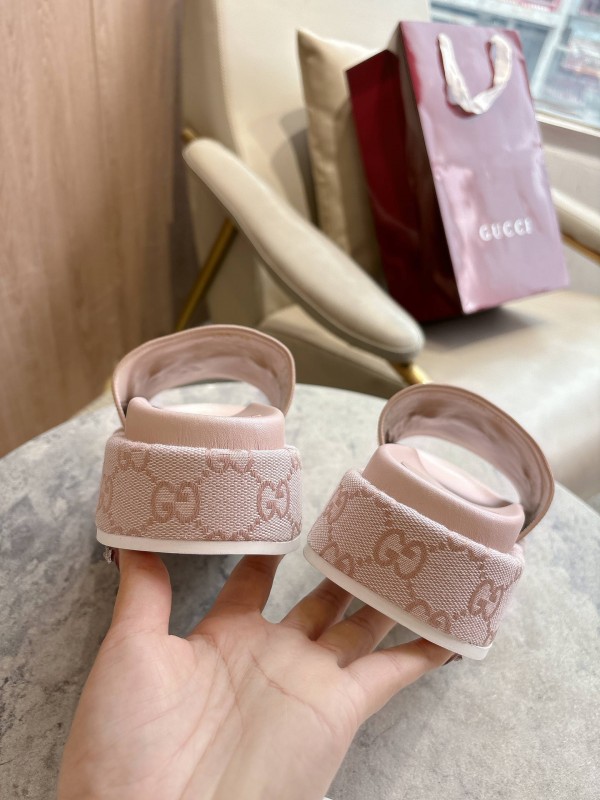 Gucci 8356-8 Women's Sandals with Horsebit Buckle Detail