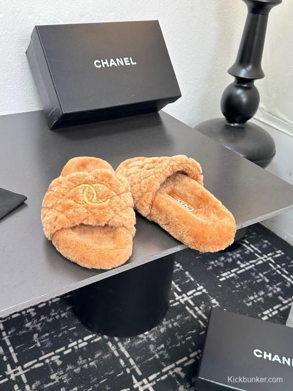 Chanel 2025 SS Fluffy Slippers with Wool Upper and Rubber Sole - LY00250