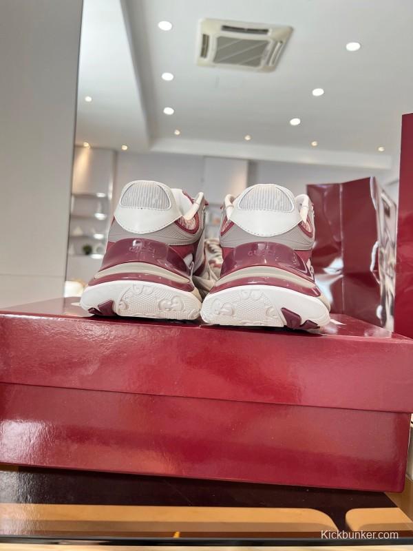 Gucci 2025 SS Collection 2.0 Sneakers with Reflective Stripes and Retro Design - AS00450