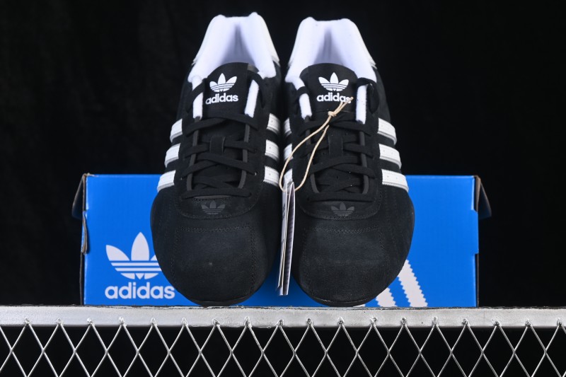 Adidas Originals Adiracer Lo Casual Running Shoes with Non-Slip Traction and Durable Construction - JR7009