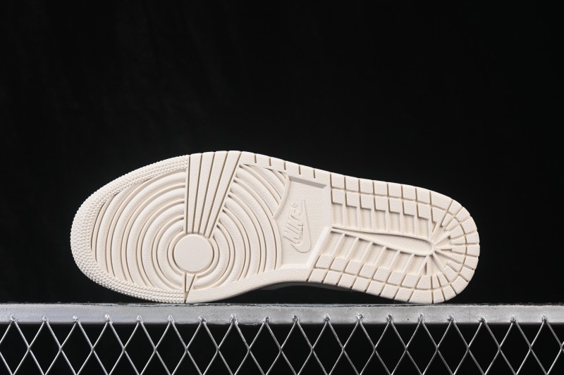 Nike Air Jordan 1 Low Retro Basketball Shoes with Classic Design - IV5325-133