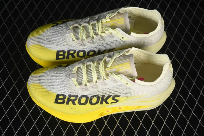 Brooks Hyperion Elite 5 Racing Running Shoes with Lightweight Cushioning and Carbon Plate - 1000491D756
