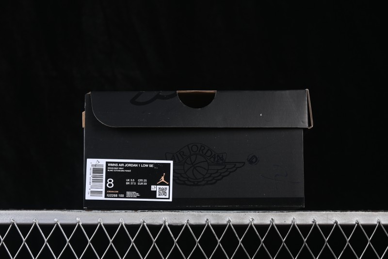 Nike Air Jordan 1 Low Retro Basketball Shoes with Cracked Leather Design - IU2268-100