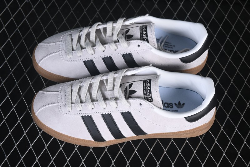 Adidas Originals Bermuda Low-Top Skateboarding Shoes with Non-Slip and Lightweight Design - CQ2782