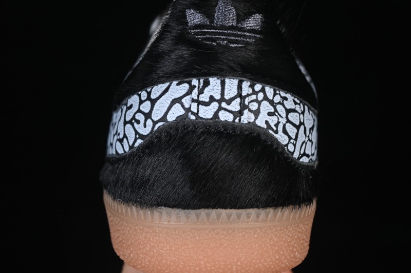 Adidas Samba OG Classic Skateboarding Sneakers with Reinforced Suede Upper - JQ8742