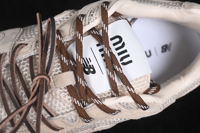 MiuMiu x New Balance 530 Retro Running Shoes with Deconstructed Design and Dual Laces - AJD4