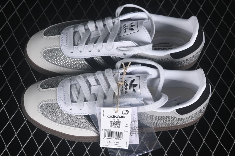 Adidas Samba OG Casual Sneakers with Retro Design - IH9055