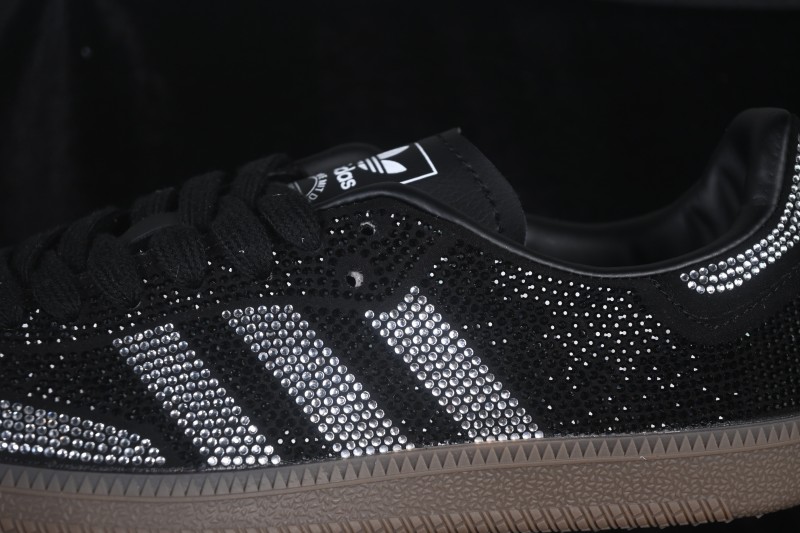 Adidas Samba OG Classic Lifestyle Sneakers with Retro Design - IH9052