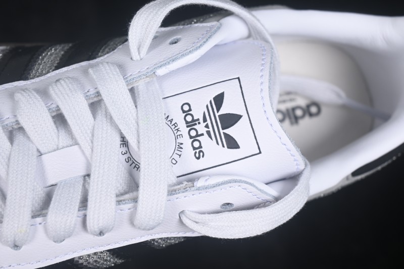 Adidas Samba OG Casual Sneakers with Retro Design - IH9055