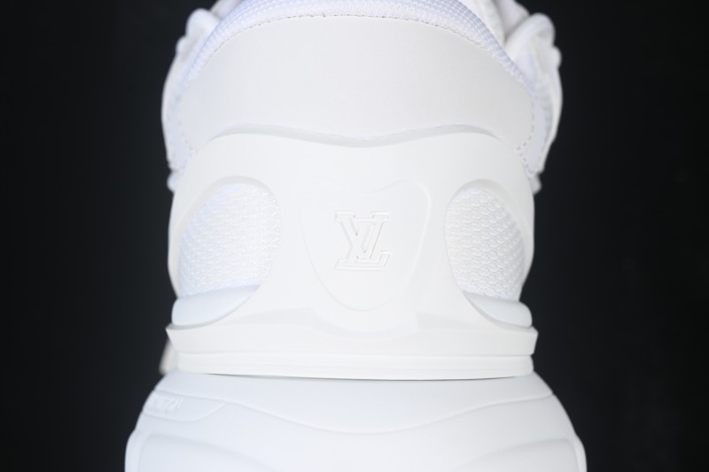 Louis Vuitton Tatic Runner Retro Athletic Thick-Sole Dad Shoes - WHITE