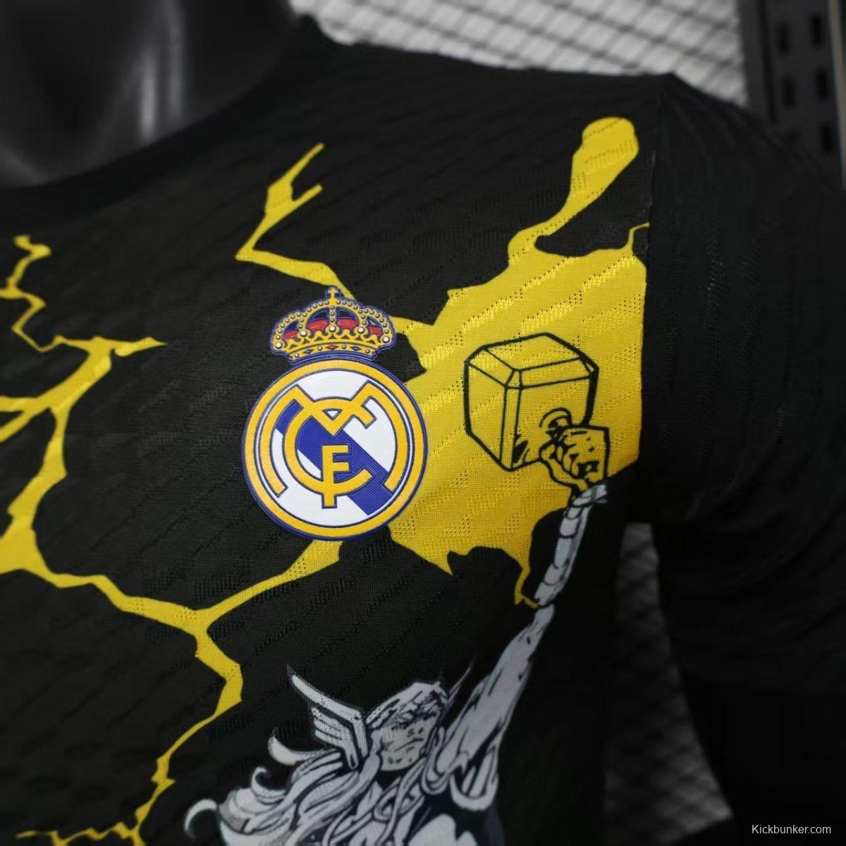 Player Version 25/26 Real Madrid x Avengers Graphic Black Jersey