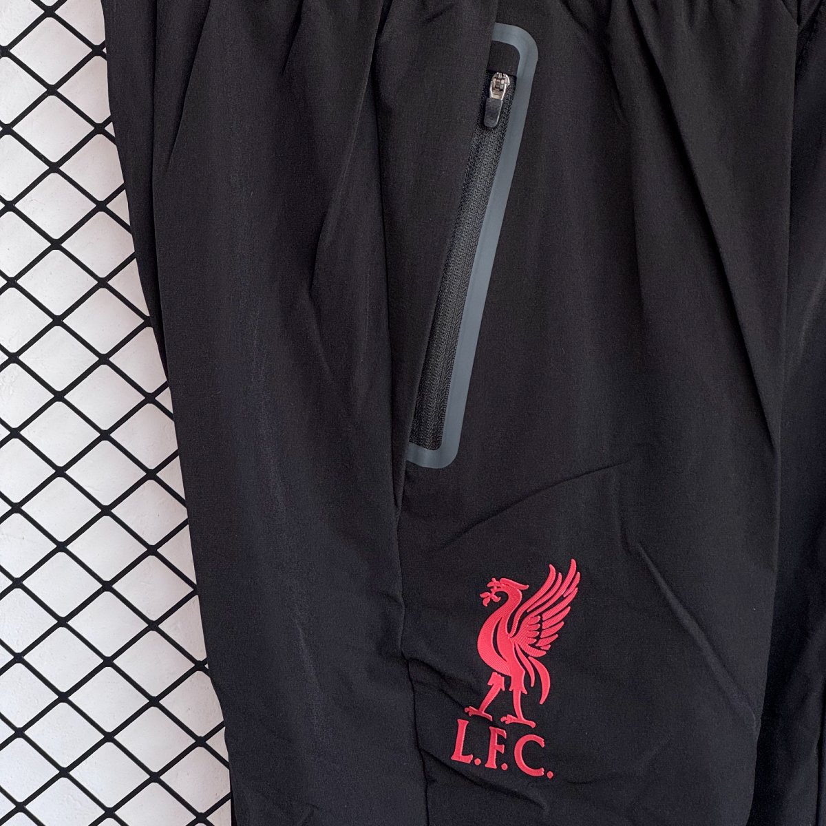 25/26 Liverpool Black/Red Full Zipper Windbreaker + Long Pants