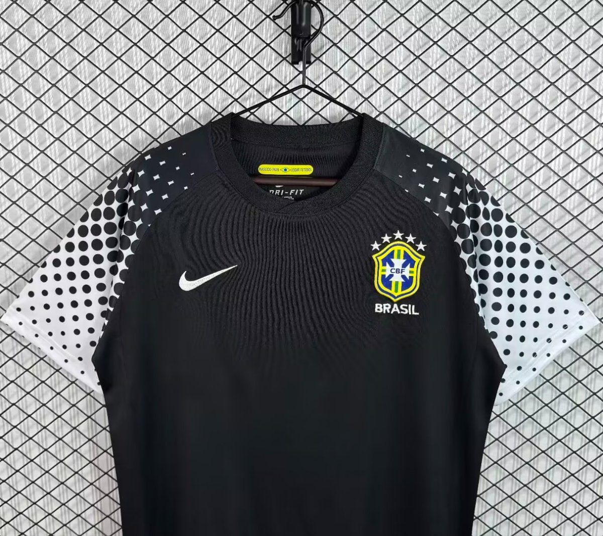 Retro 2010 Brazil Black Goalkeeper Jersey